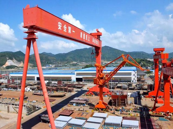 造船門式起重機(jī)