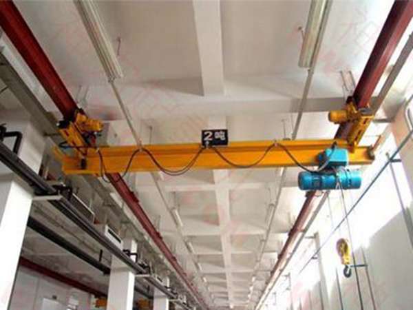 發展路上少不了——江蘇常州單梁橋式起重機